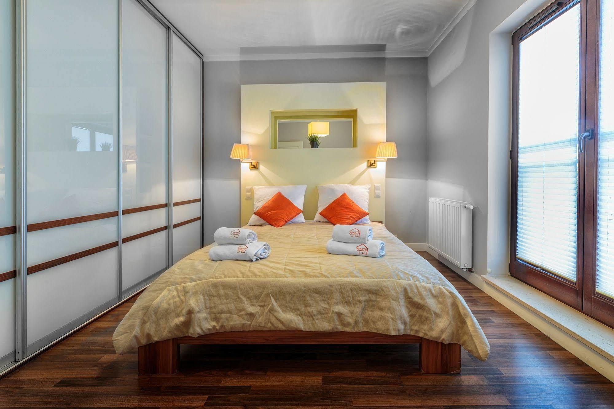 Apartamenty Aparts Łódź Buitenkant foto
